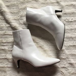 Trendy White Pointed Toe Booties